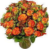 Herfstbloemen boeket met oranje rozen