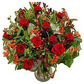 Boeket met rood getinte bloemen